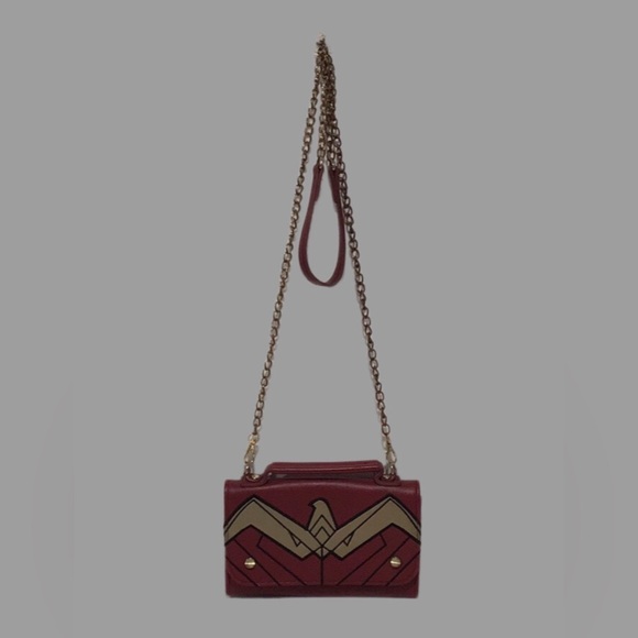 DC Comics Wonder Woman Crossbody/Handbag, Bonded Leather, Maroon & Gold - Picture 2 of 11